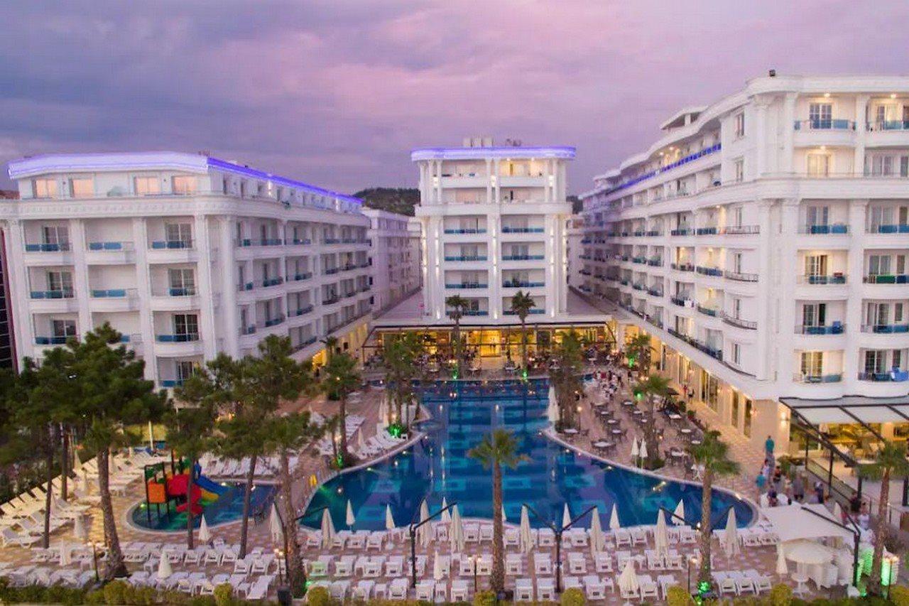 Grand Blue Fafa Resort & Spa ดูร์เรส ภายนอก รูปภาพ