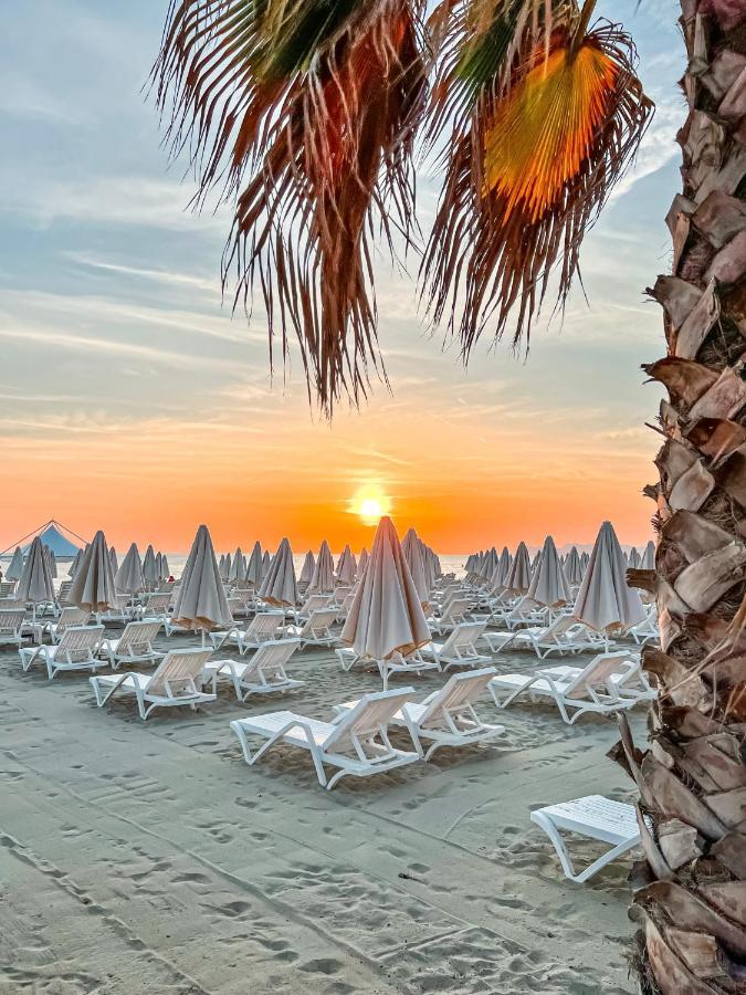 Grand Blue Fafa Resort & Spa ดูร์เรส ภายนอก รูปภาพ