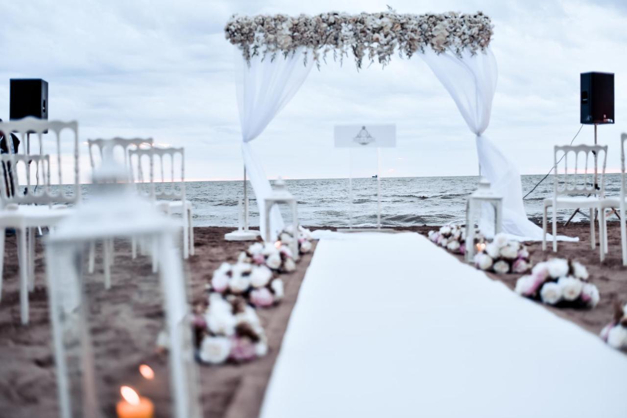 Grand Blue Fafa Resort & Spa ดูร์เรส ภายนอก รูปภาพ