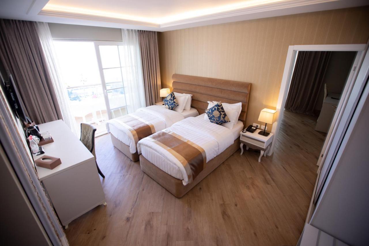 Grand Blue Fafa Resort & Spa ดูร์เรส ภายนอก รูปภาพ